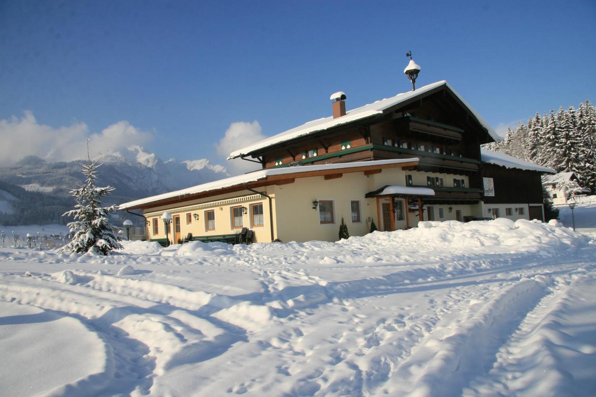 Landgasthof Hotel Zehenthof Пфаррверфен Экстерьер фото