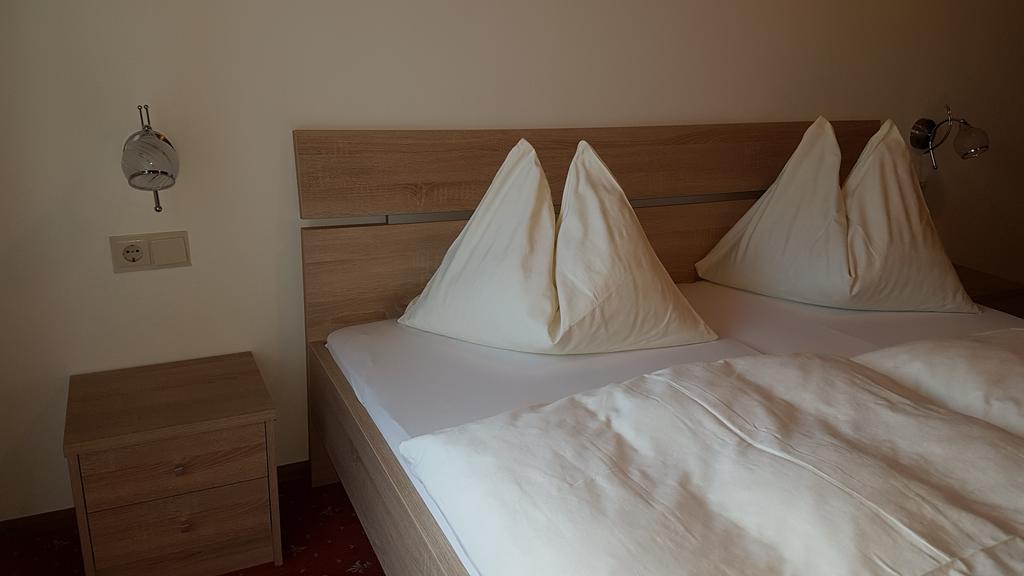 Landgasthof Hotel Zehenthof Пфаррверфен Экстерьер фото